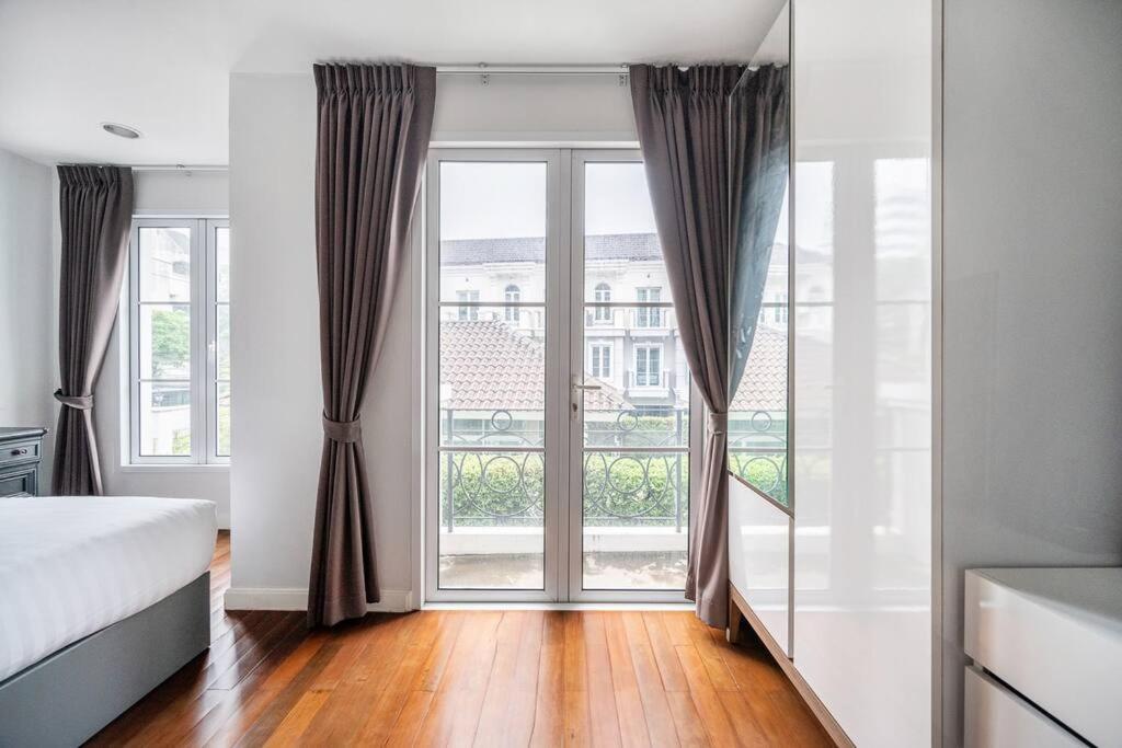 Miq_home404/asok Bts/resort Pool/10pax/1000mbwifi กรุงเทพมหานคร