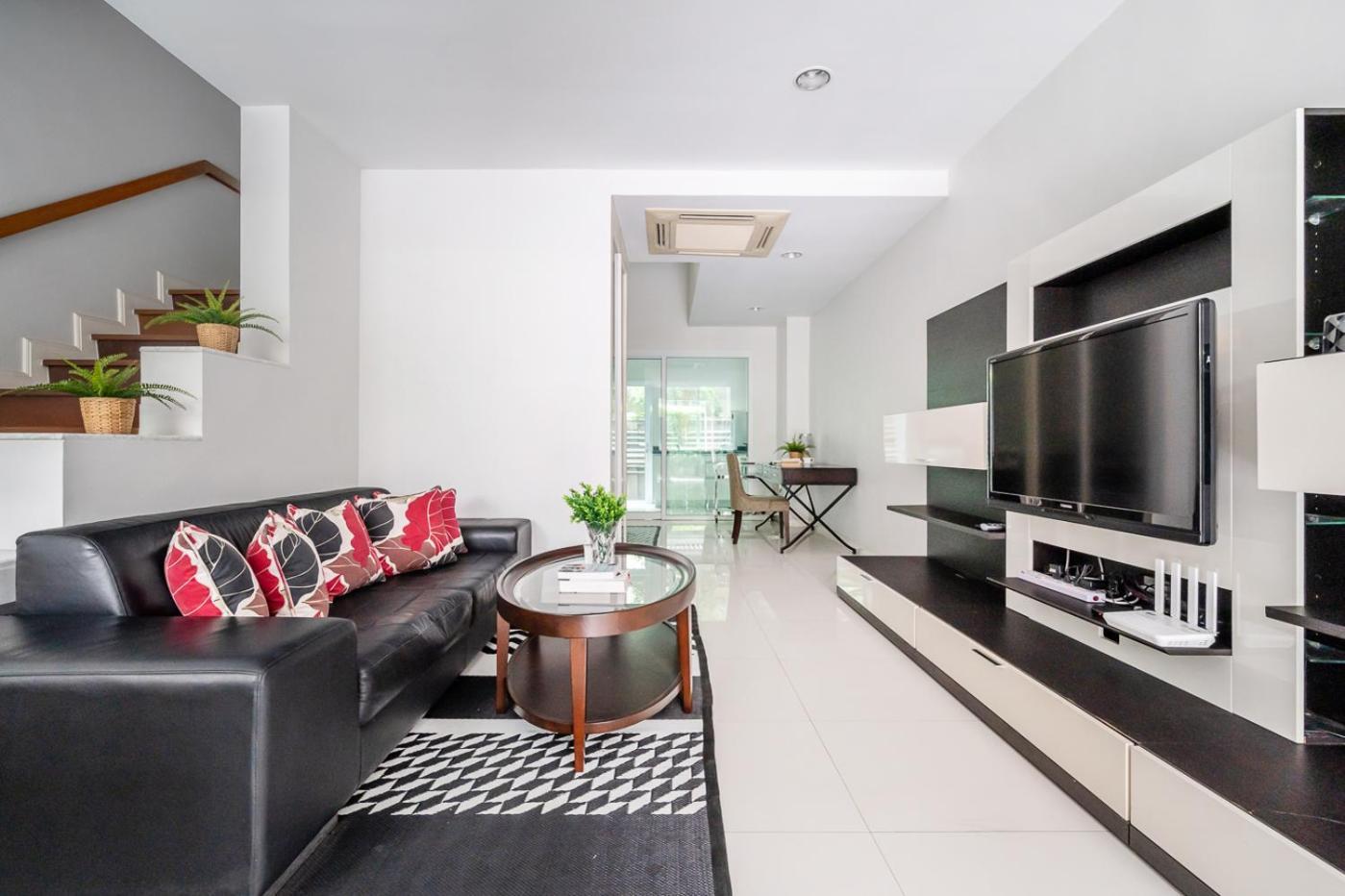 วิลล่า Miq_home404/asok Bts/resort Pool/10pax/1000mbwifi กรุงเทพมหานคร